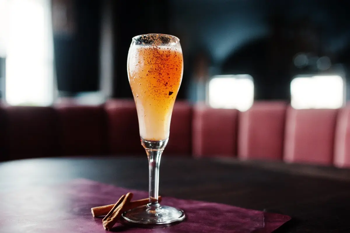 Drink Elderflower Bellini
